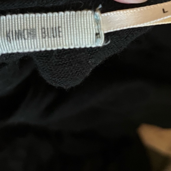 Kimchi Blue mid sleeve top with button detail down the back - Picture 3 of 3